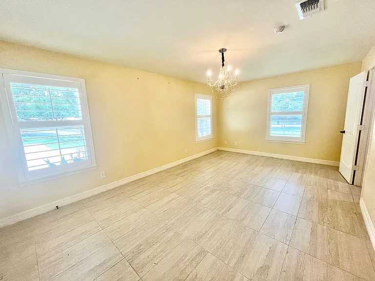313 Santa Clara St — Photo 11
