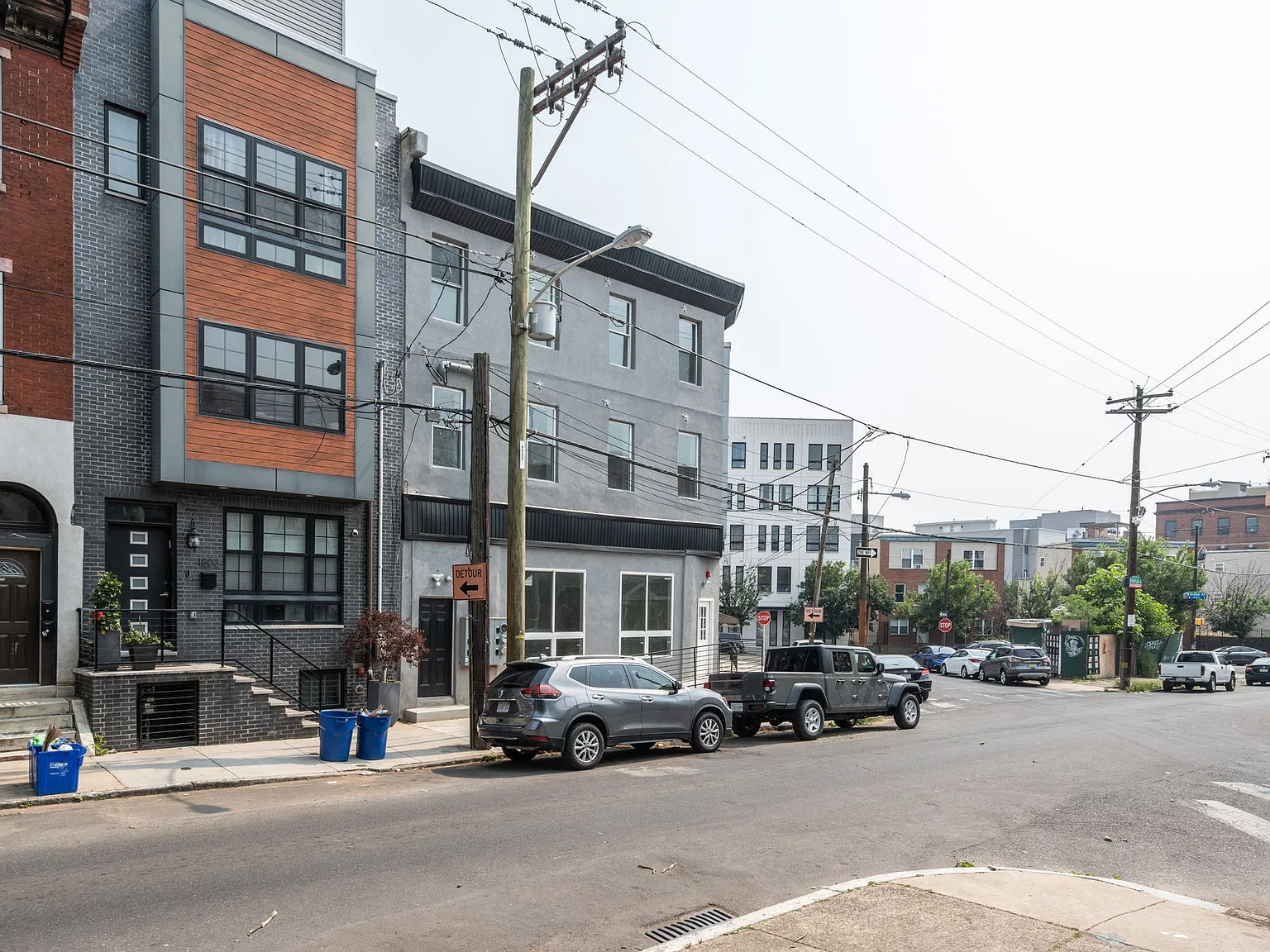 1801 Poplar St — Photo 1