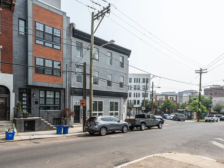 1801 Poplar St — Photo 1