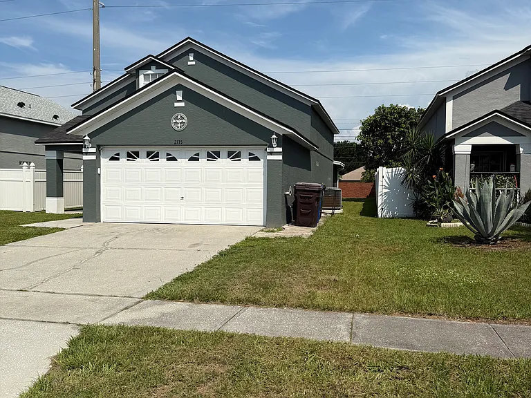 2135 Jessa Dr — Photo 2