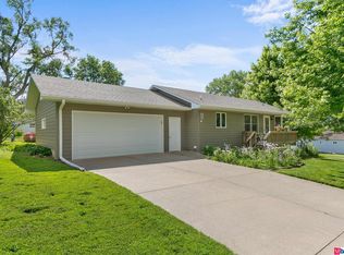 301 Maple St, Kennard, NE 68034