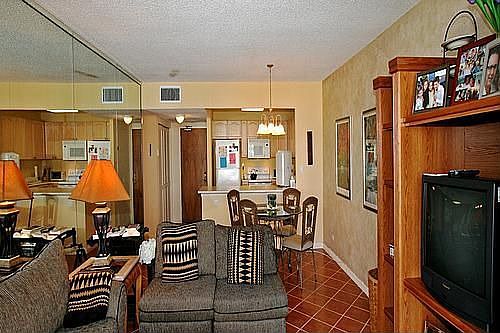 4th image of 2301 Collins Ave APT 405