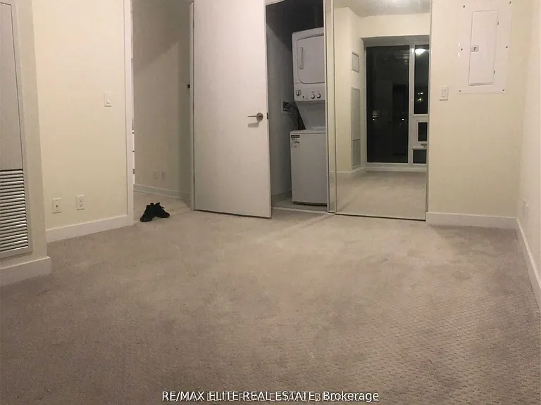 2221 Yonge St #3606 — Photo 5