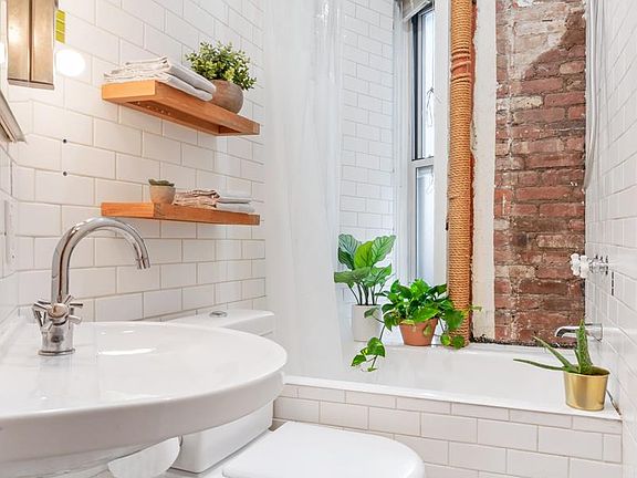 5th image of 225 E 4th St APT 13