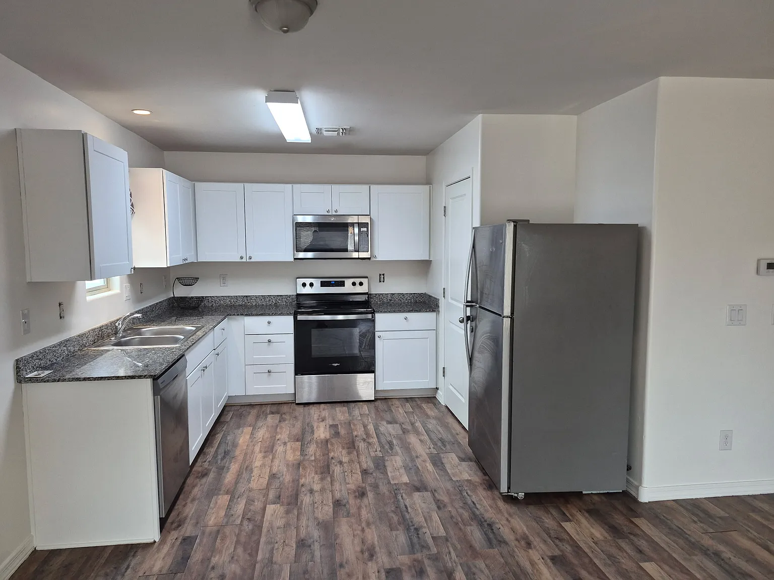 3 bed, 1200 sqft, $1,750 — Photo 2