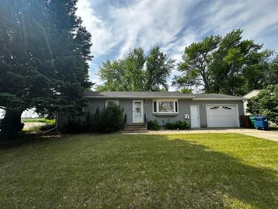 1617 Bridle Dr, Mitchell, SD, 57301