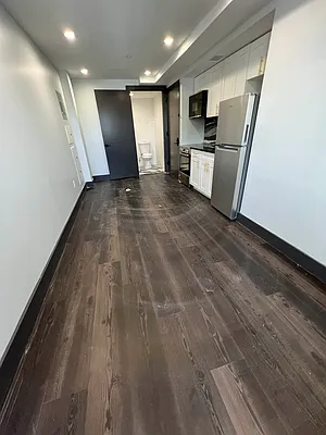 Rented by Delmark Realty LLC | media 11