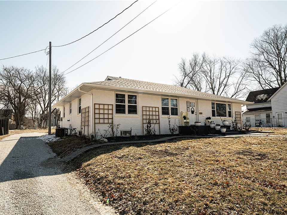 1st image of 304 N D St