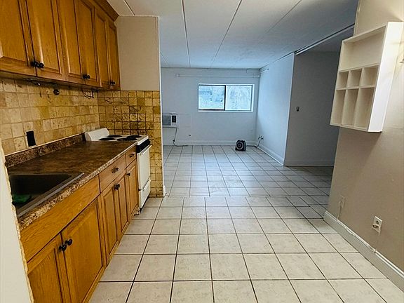 4th image of 126 Beaver St APT 5