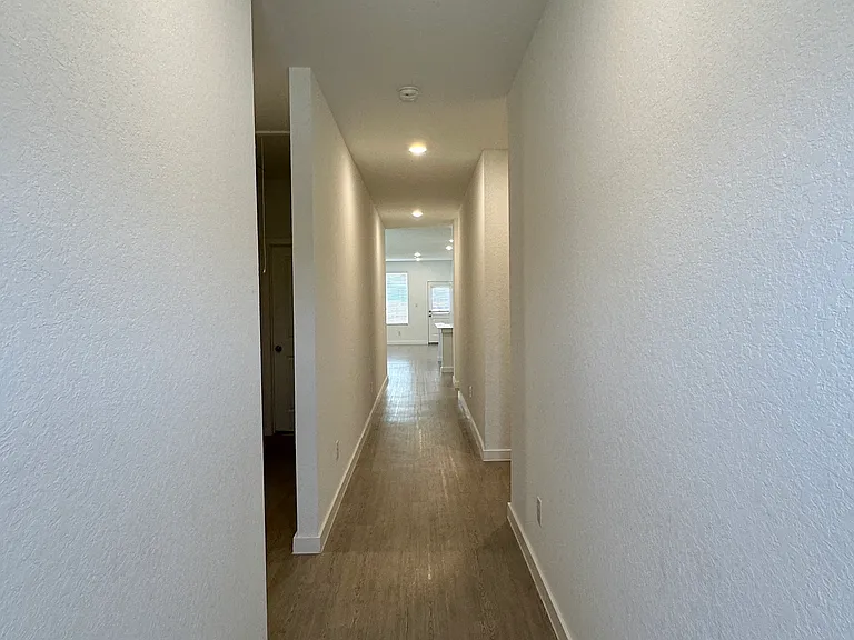 5140 McKittrick — Photo 3