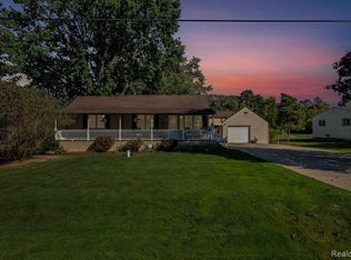 2107 Amy St, Burton, MI 48519