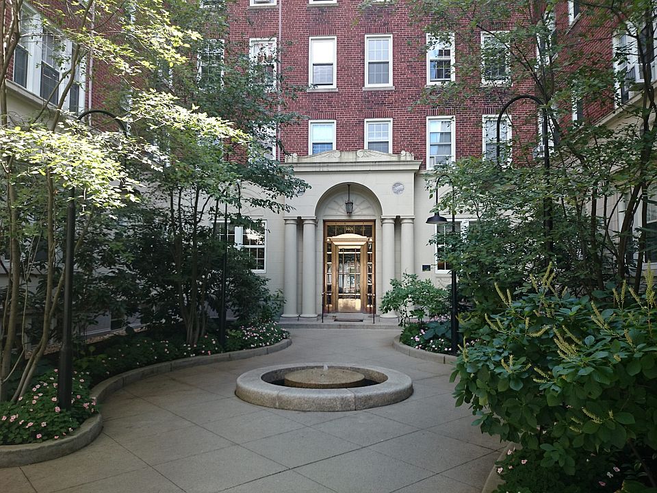 2nd image of 1401 Beacon St APT 702