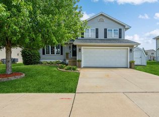 717 74th St NE, Cedar Rapids, IA 52402