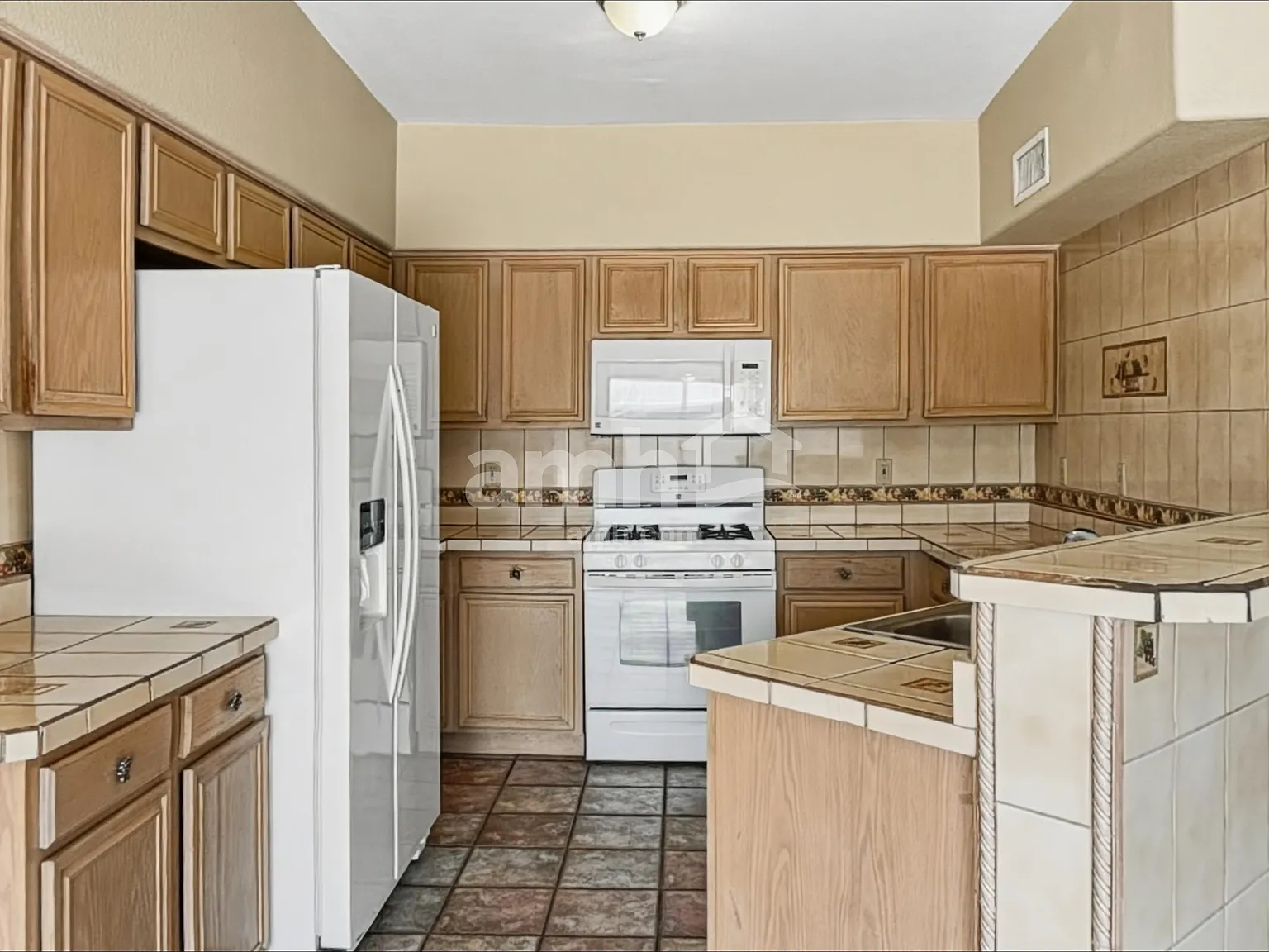 3 bed, 2.0 bath, 1517 sqft, $1,730 — Photo 3