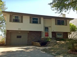 211 Bridger Rd, Lincoln, NE 68521