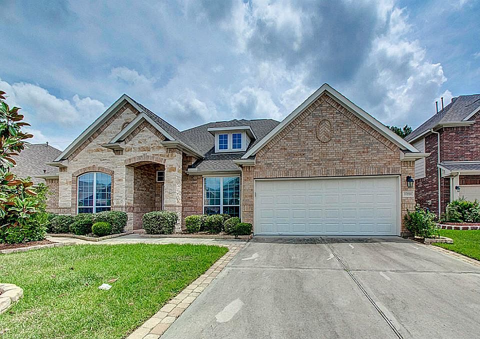 1st image of 17210 Stamford Oaks Dr