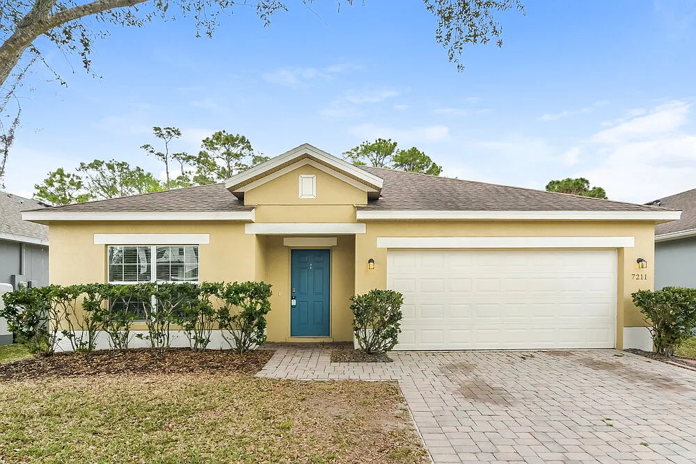 4 bed, 2.0 bath, 1927 sqft, $2,830 — Photo 1