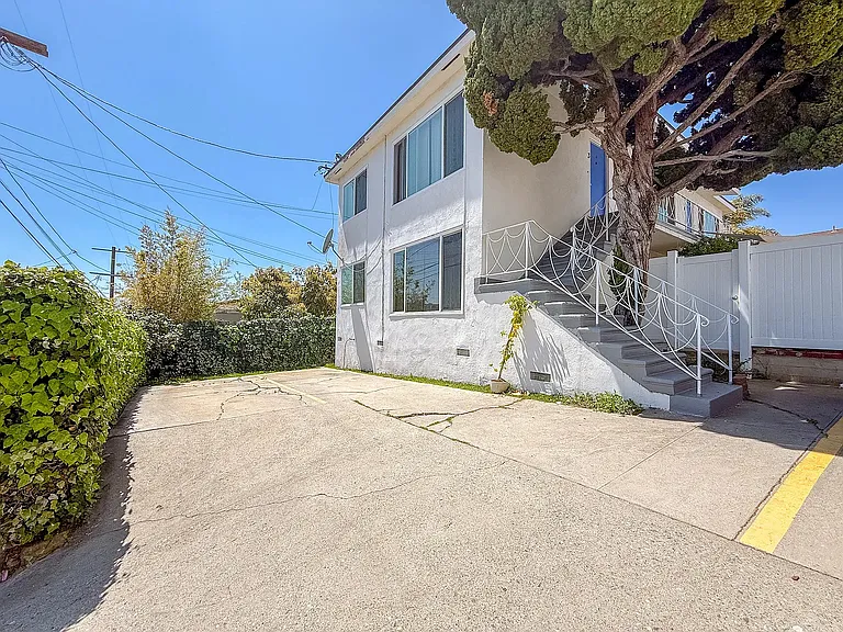 632 Parkman Ave #4 — Photo 12