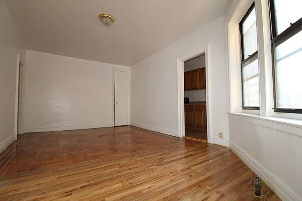 Rented by Bruma Realty LLC | media 4