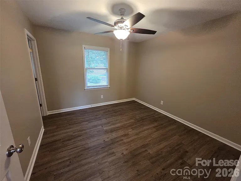 525 12th St SW #26 — Photo 8