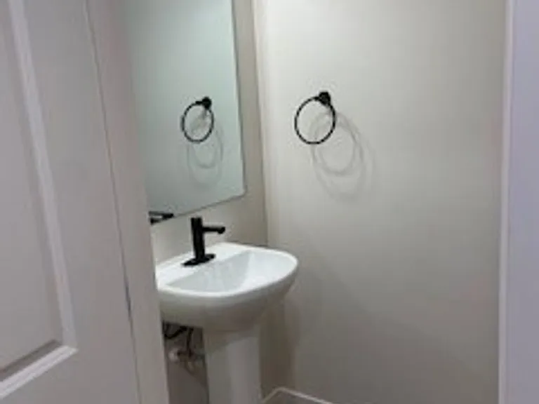 826-834 Thames Ct #1008 — Photo 36