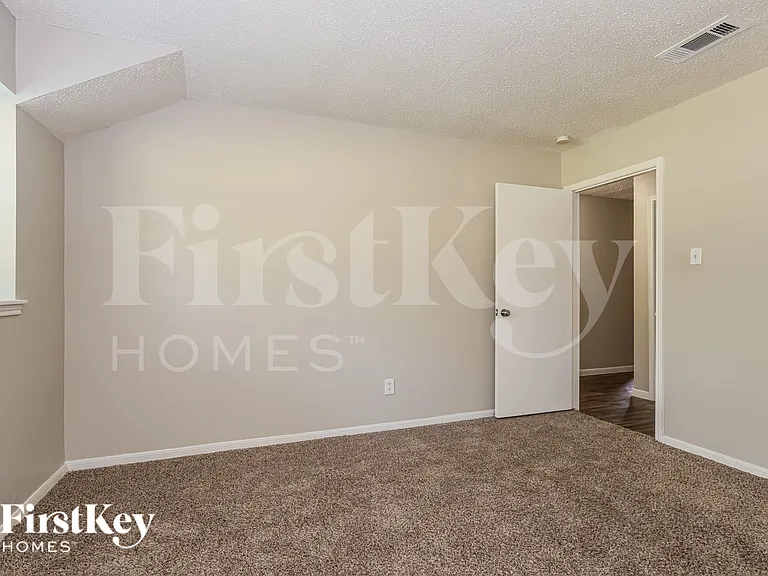 26218 Maplewood Dr — Photo 13