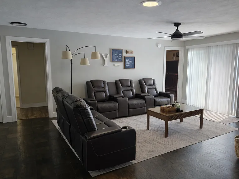 1517 Watrous Dr — Photo 8