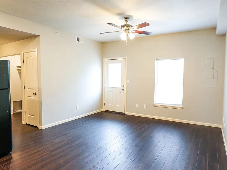600 E Harrison St #C-301 — Photo 4