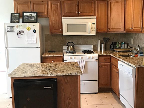 5th image of 634 N Monroe St APT 3