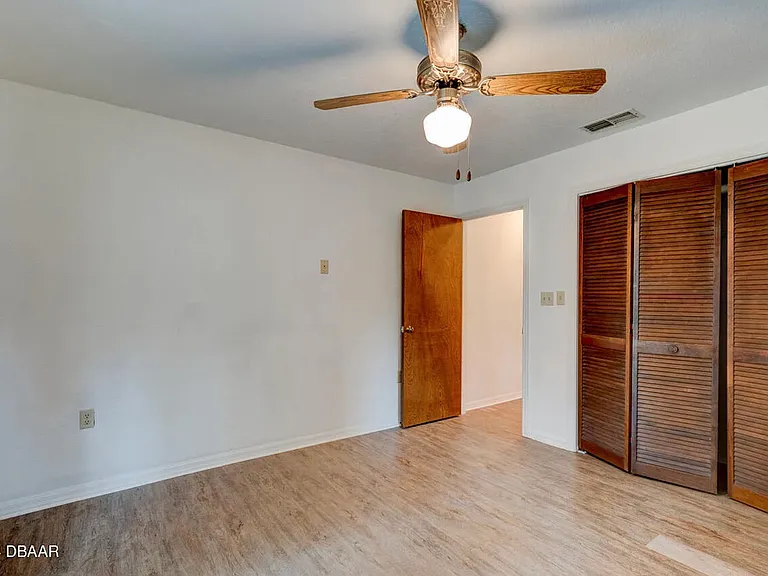 7827 NE 310th Ave — Photo 12