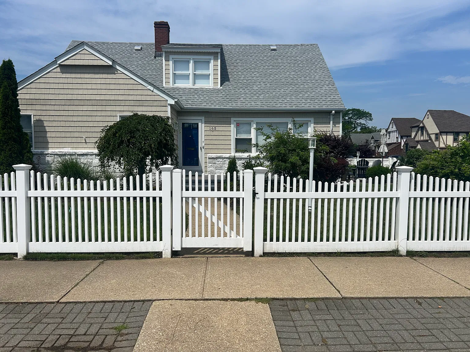 165 Franklin Blvd — Photo 2