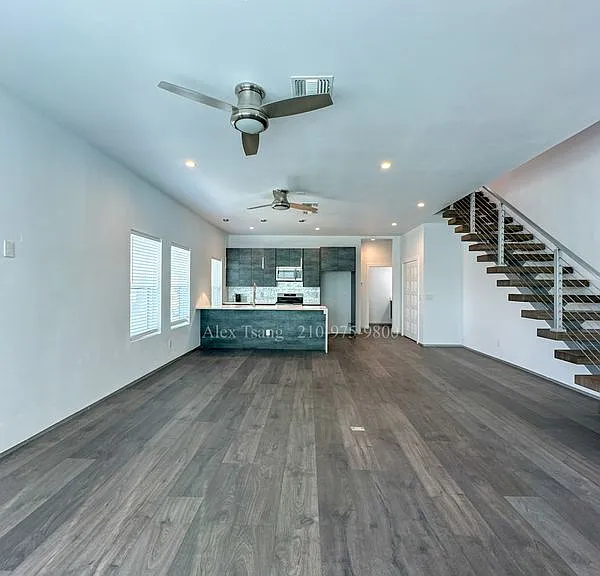 225 S Pine St #202 — Photo 9