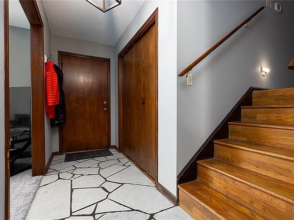 5th image of 6000 N Wyandotte St