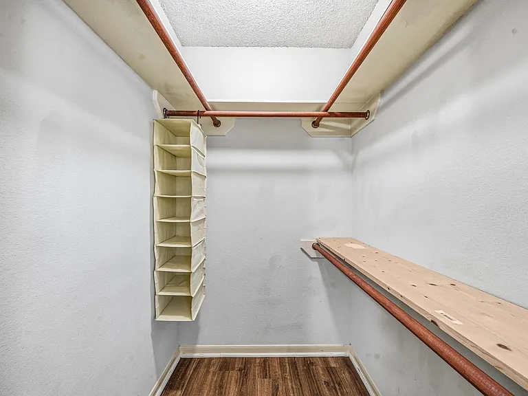 9915 Villa Verde Dr — Photo 14