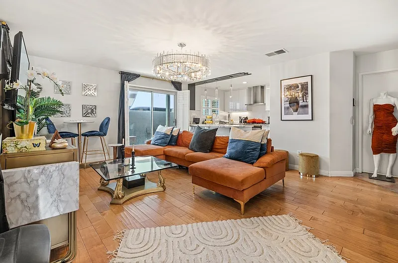 3 bed, 2.0 bath, $4,500 — Photo 4