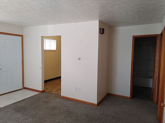 3rd image of 3505 Elm St