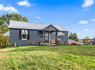 718 Gladden Rd, Canonsburg, PA 15317