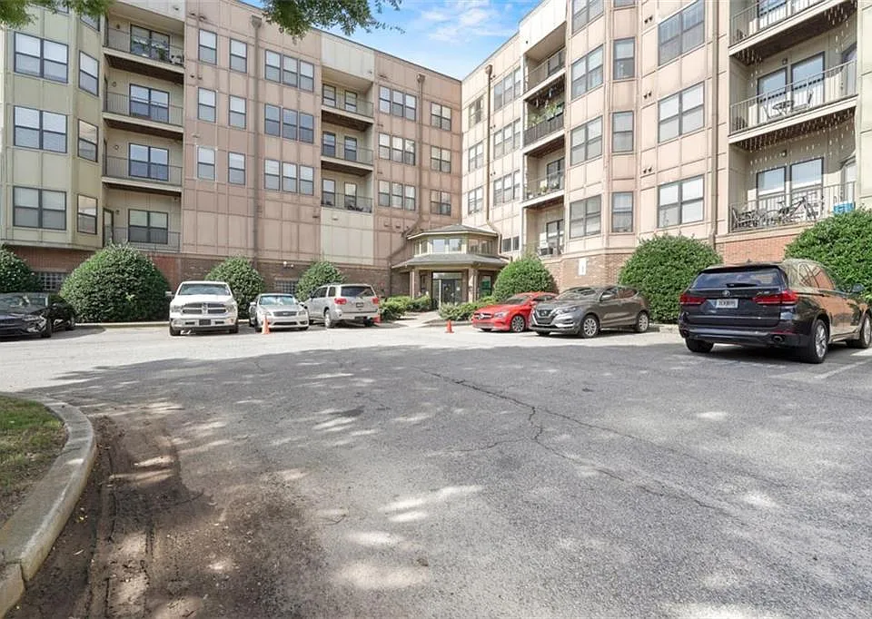 898 Oak St SW #1105