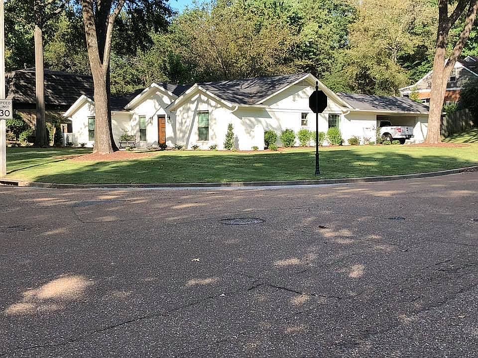 2nd image of 2240 Howard Rd