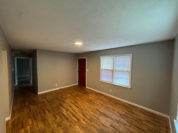 4th image of 401 E 19th St