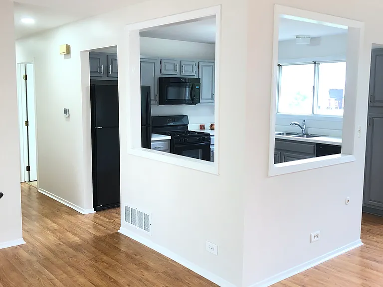 428 N Ashbury Ave — Photo 3