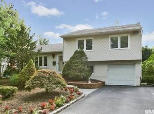 10 Avalon Rd, Garden City, NY 11530