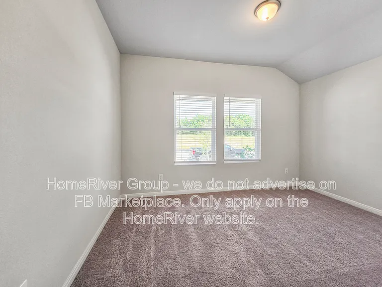 605 Jameson St — Photo 13
