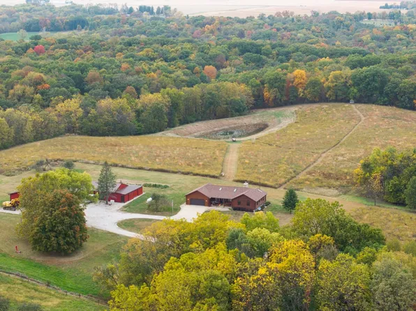 1066 County Road 1150 Rd N, Henry, IL 61537