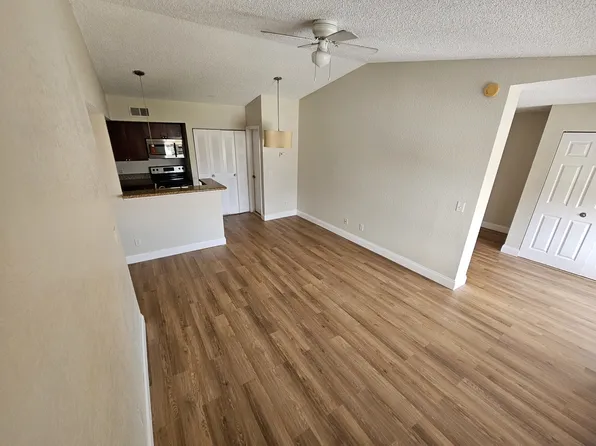 5108 Conroy Rd APT 1736, Orlando, FL 32811