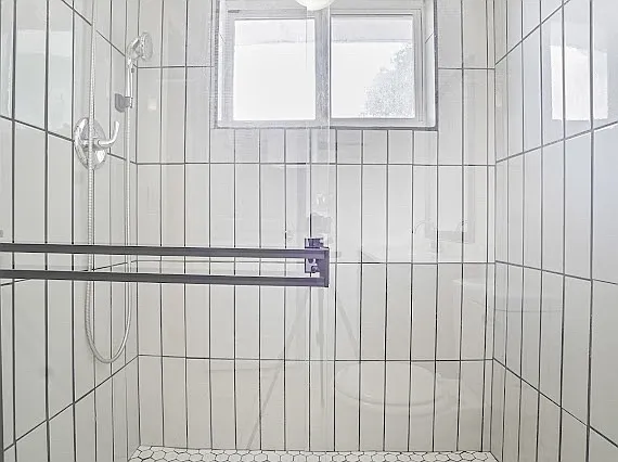 4751 Beacon St — Photo 21