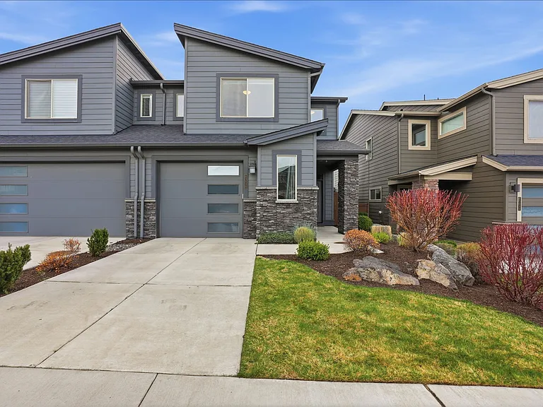 63148 NE Hadley Pl — Photo 3