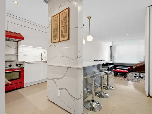 117 East 57th Street image 2 of 17