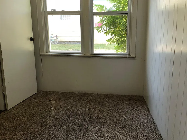 501 S University Ave — Photo 5