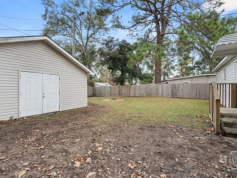 325 Manor Dr — Photo 17